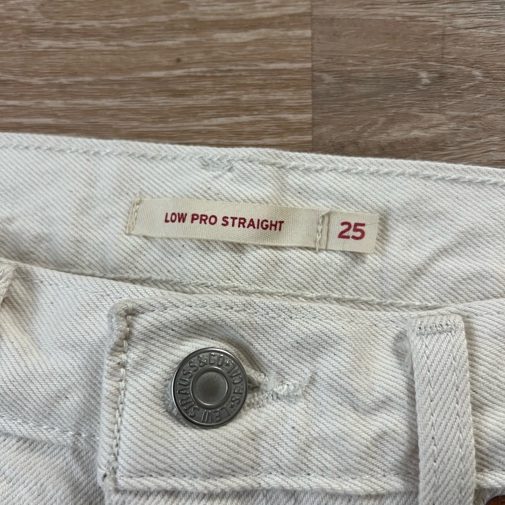 Levi's Women's Low Pro Straight Leg Jeans in White - Picture 2 of 4